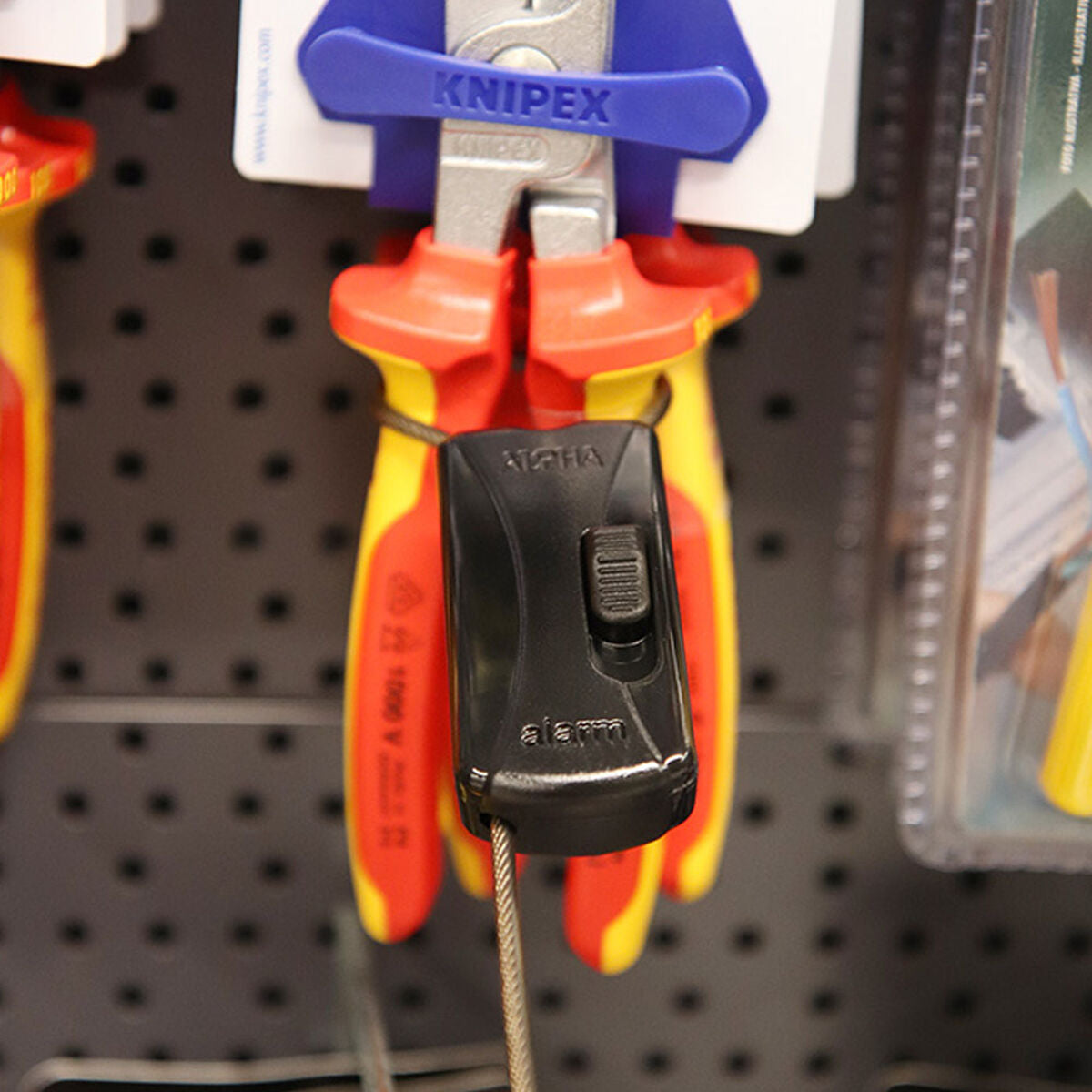 V4H230C6AFE4841526050711D0D23563D4CR6784050P4