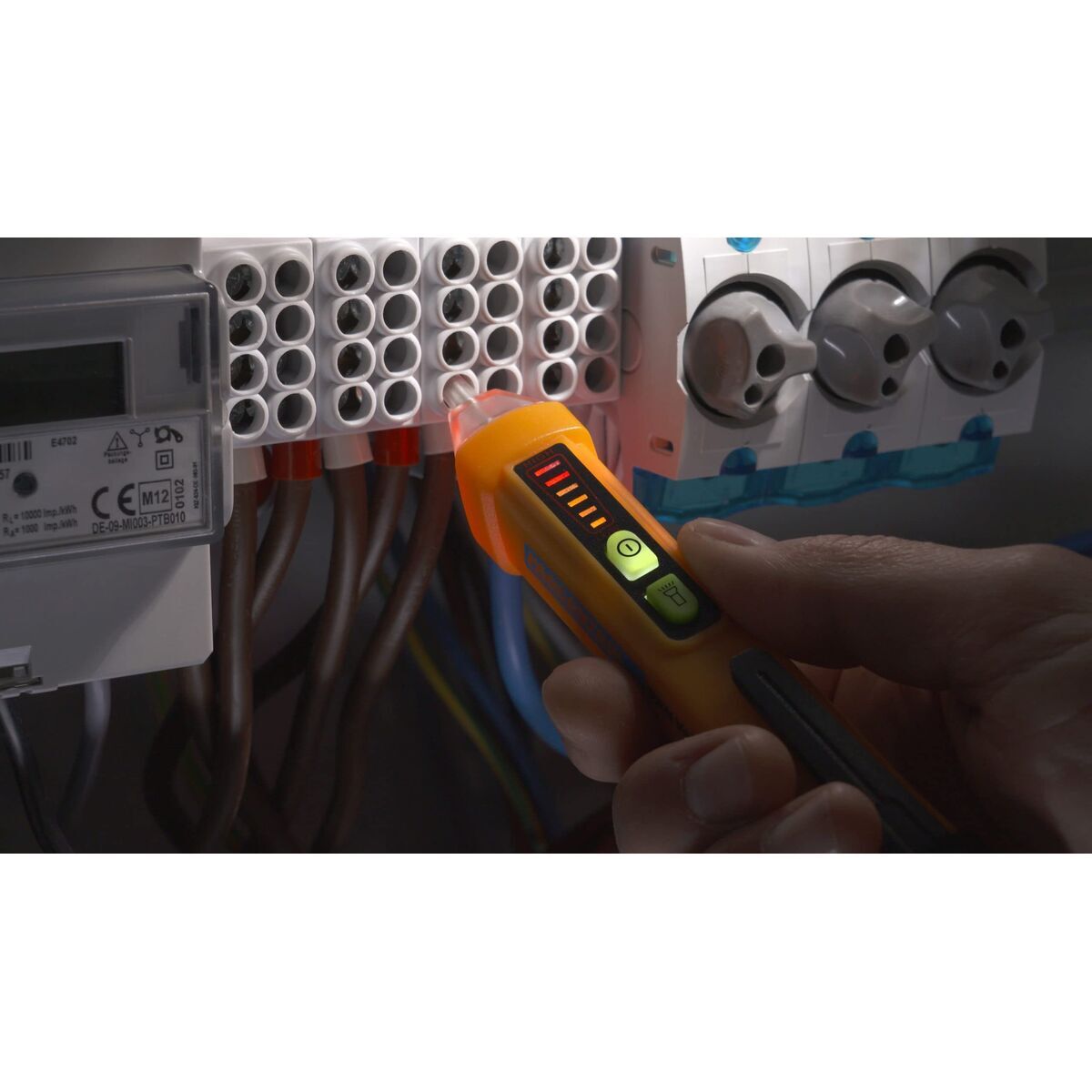 V4HE3390B0BE44AB099C47B55A1615B054FR7374528P10